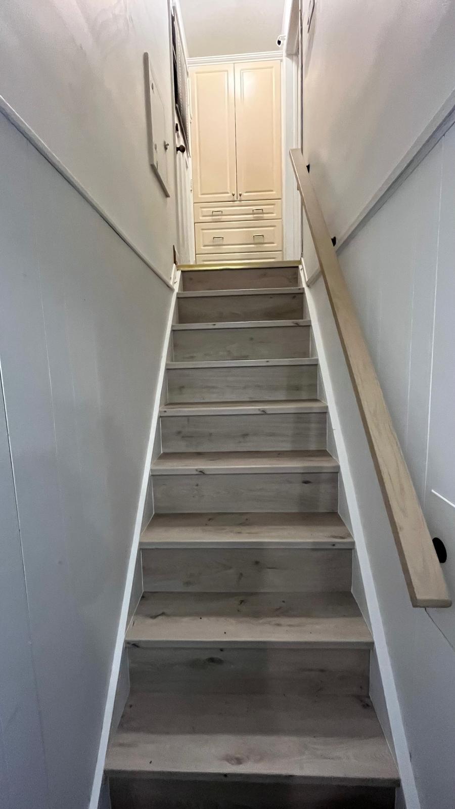 Vinyl plank staircase installation